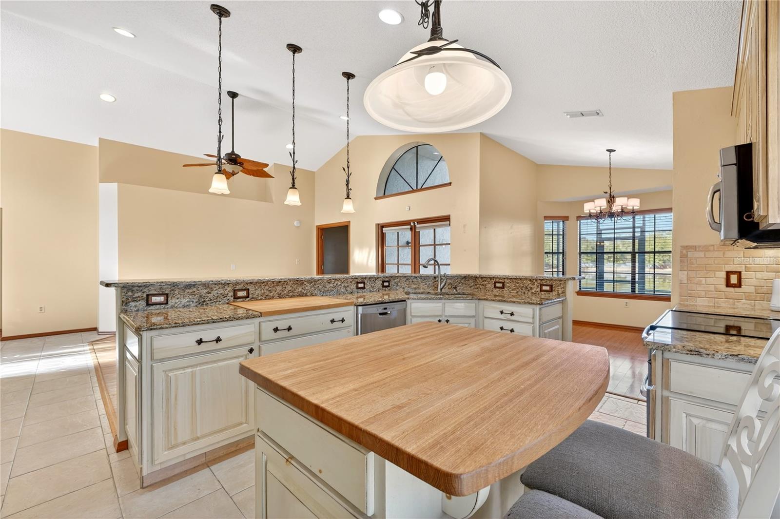 Image 29 of 68 For 1098 Piedmont Oaks Drive