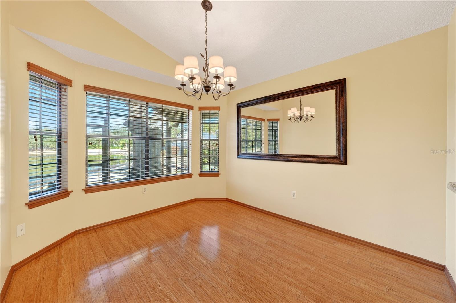 Image 31 of 68 For 1098 Piedmont Oaks Drive