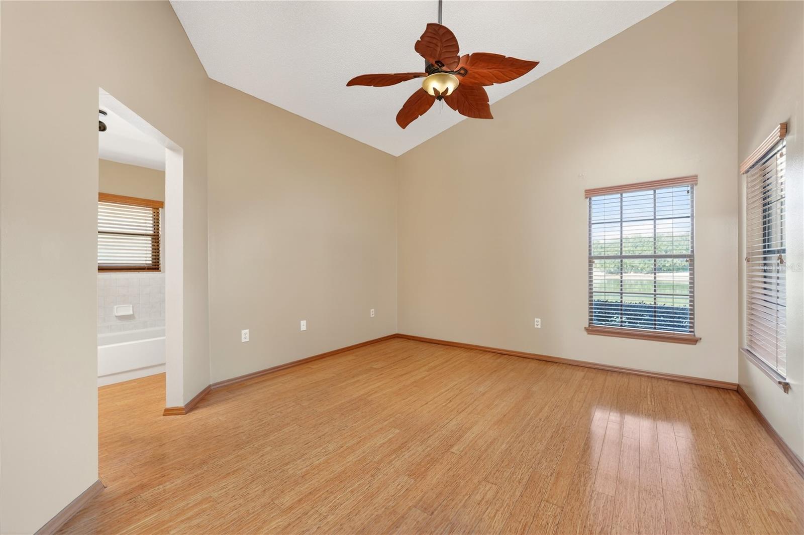 Image 33 of 68 For 1098 Piedmont Oaks Drive