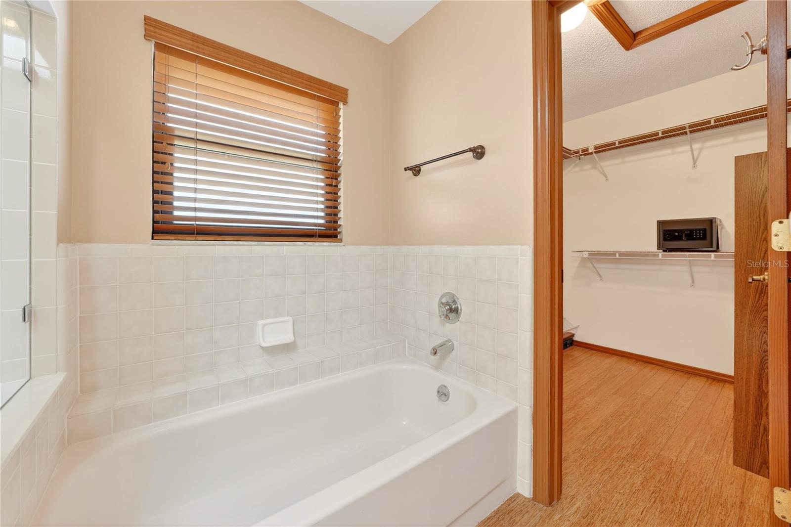 Image 39 of 68 For 1098 Piedmont Oaks Drive