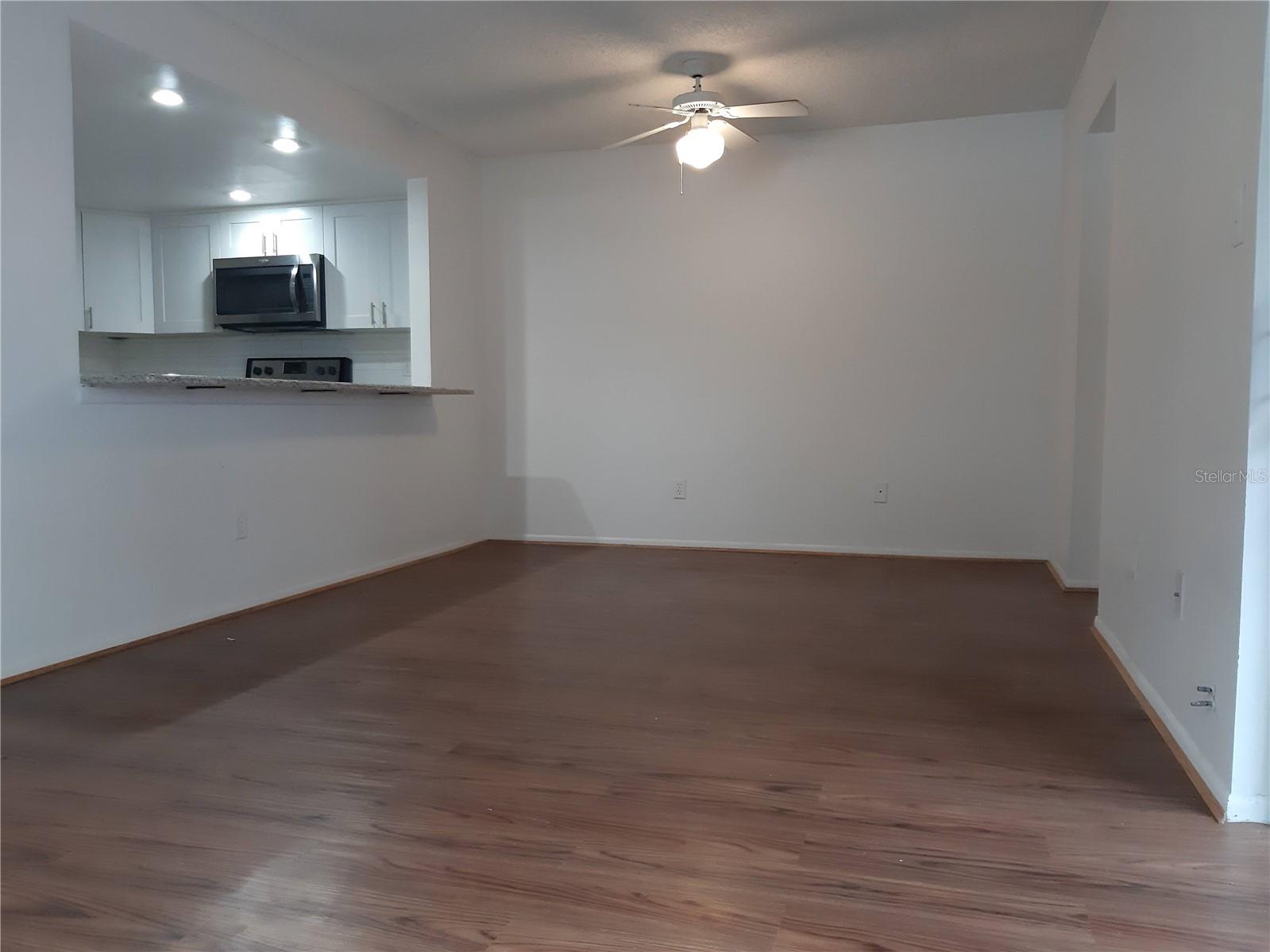 Image 6 of 28 For 824 Town Circle 101