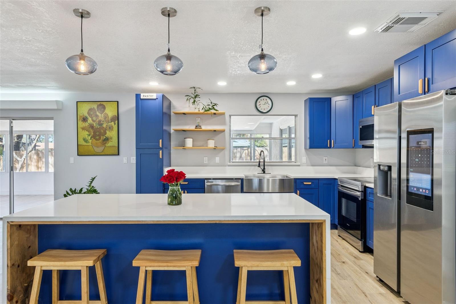 Image 11 of 28 For 549 Iris Street