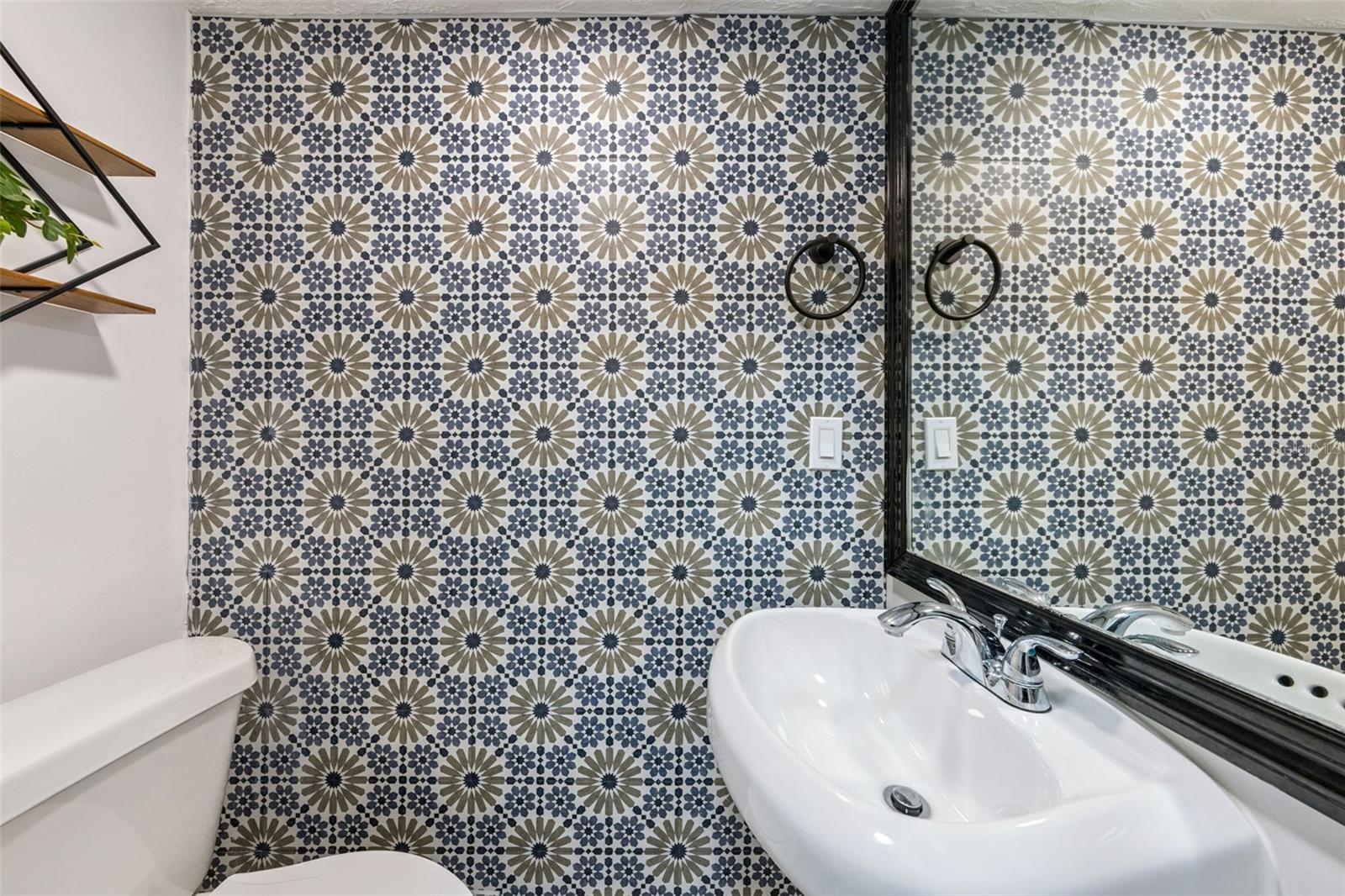 Image 17 of 28 For 549 Iris Street