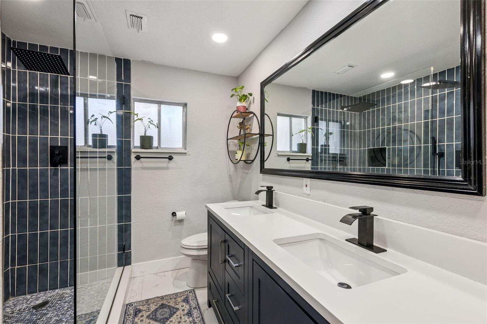 Image 3 of 28 For 549 Iris Street