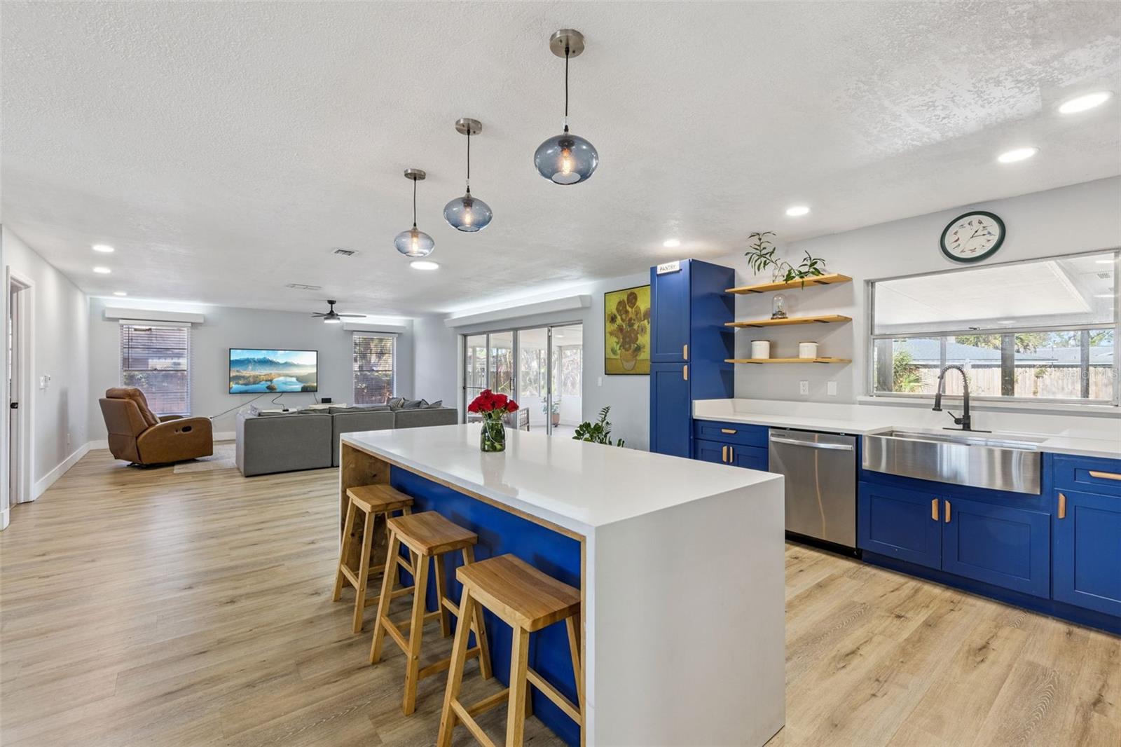 Image 9 of 28 For 549 Iris Street