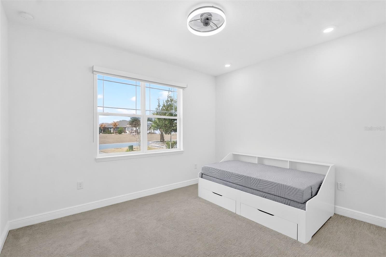 Image 21 of 31 For 9513 79th Loop