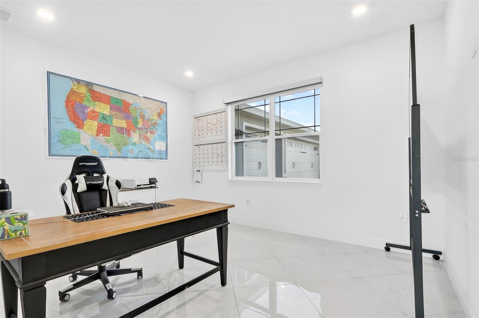 Image 22 of 31 For 9513 79th Loop