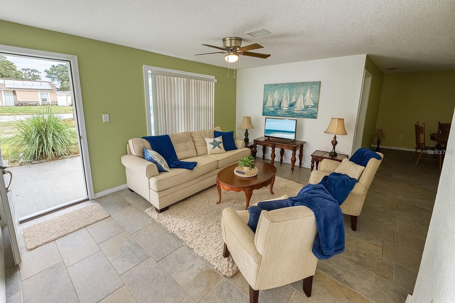 Image 3 of 11 For 11063 Auburndale Street