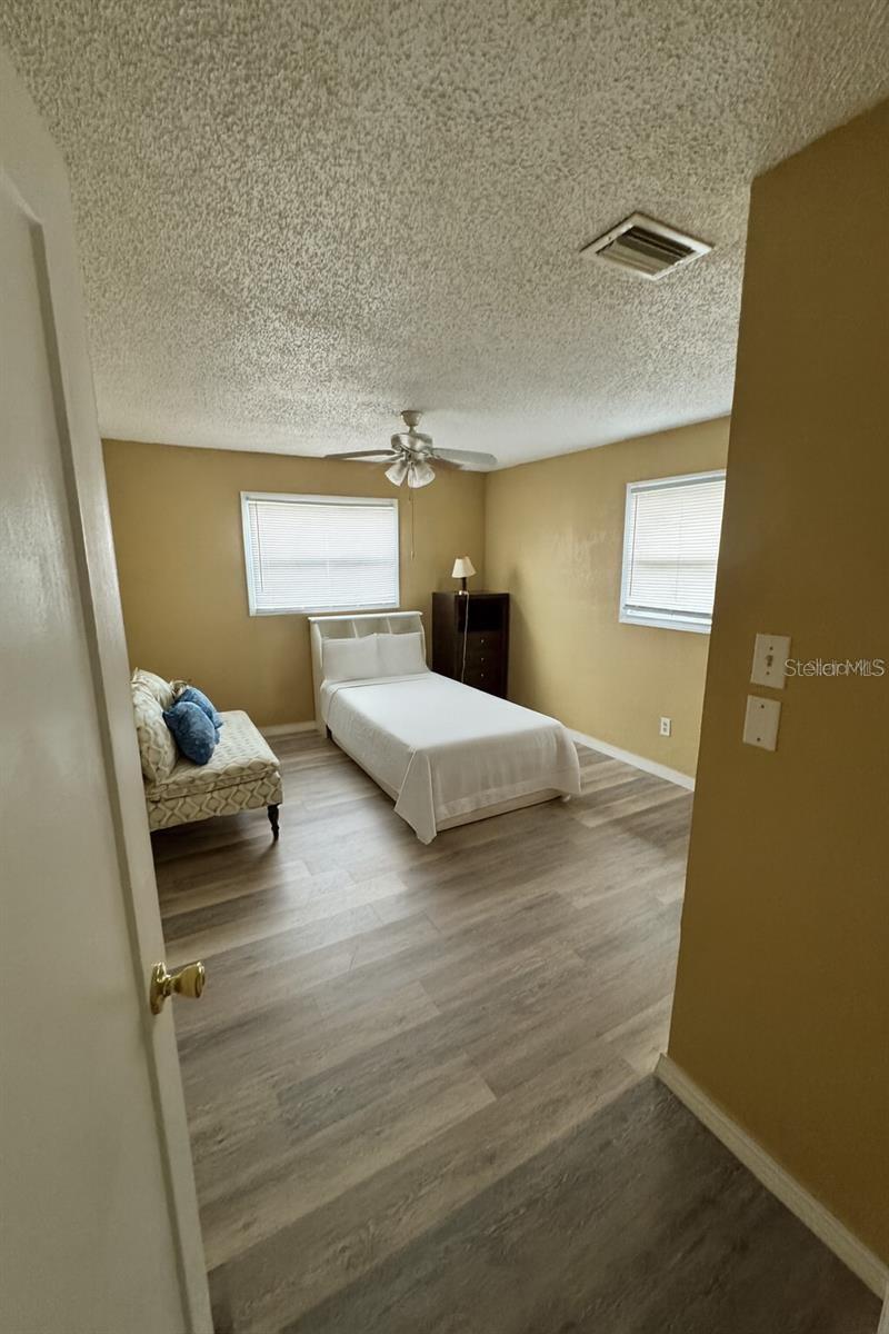 Image 5 of 11 For 11063 Auburndale Street