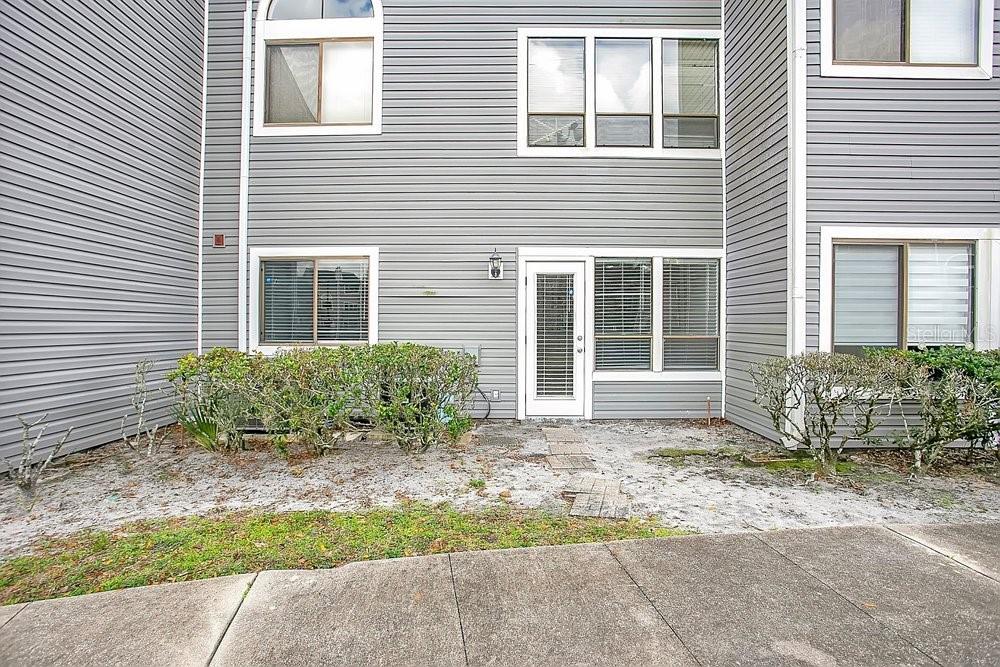 Image 20 of 34 For 9513 Darien Avenue 9513
