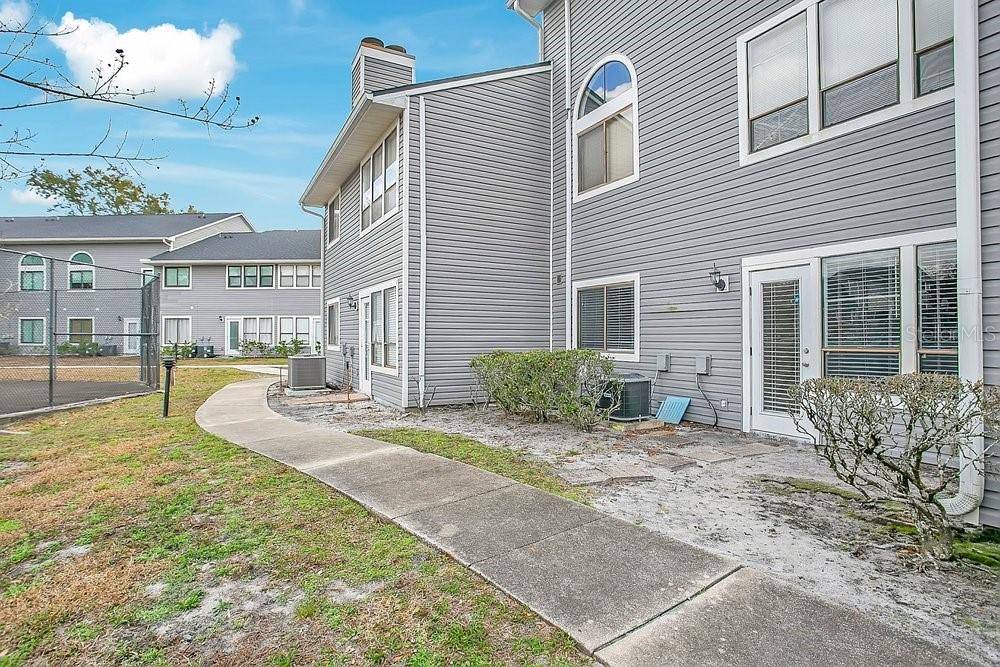 Image 22 of 34 For 9513 Darien Avenue 9513
