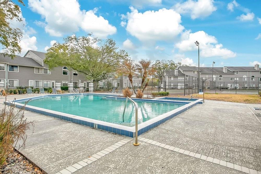 Image 25 of 34 For 9513 Darien Avenue 9513