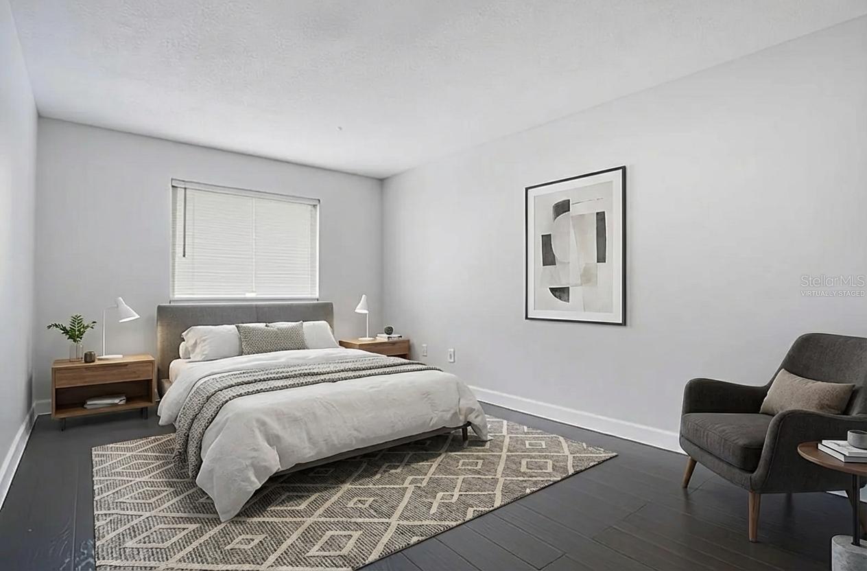Image 8 of 34 For 9513 Darien Avenue 9513