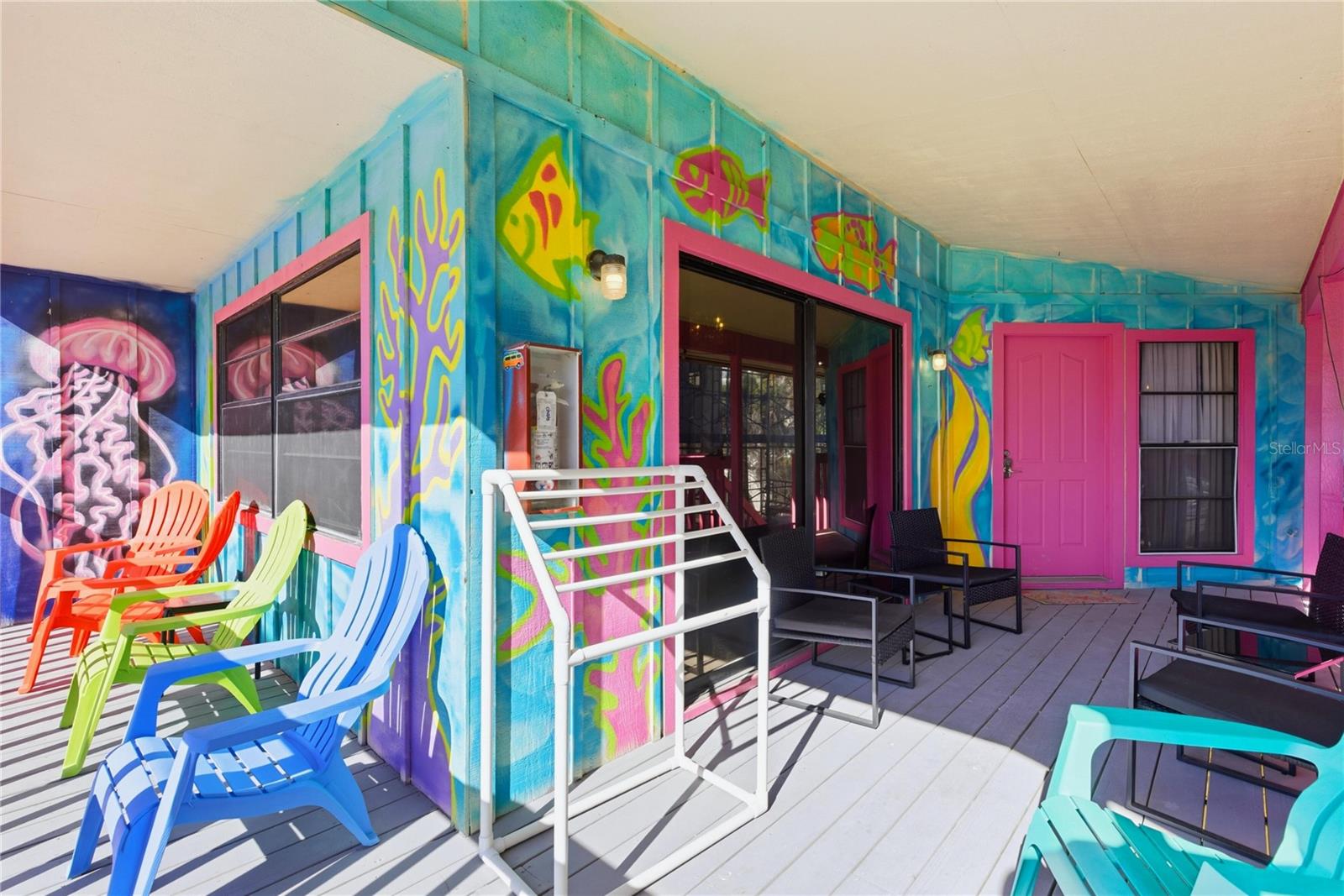 Listing photo id 13 for 527 Beach Road