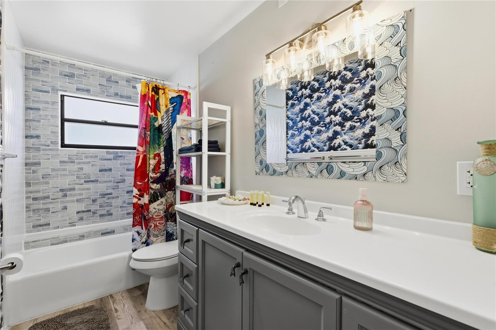 Listing photo id 17 for 527 Beach Road