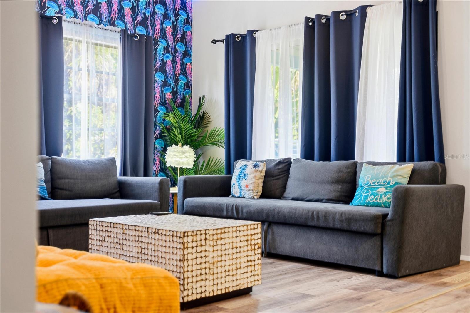 Listing photo id 18 for 527 Beach Road