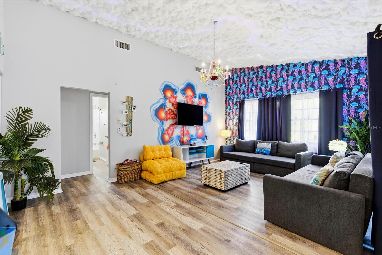 Listing photo id 24 for 527 Beach Road