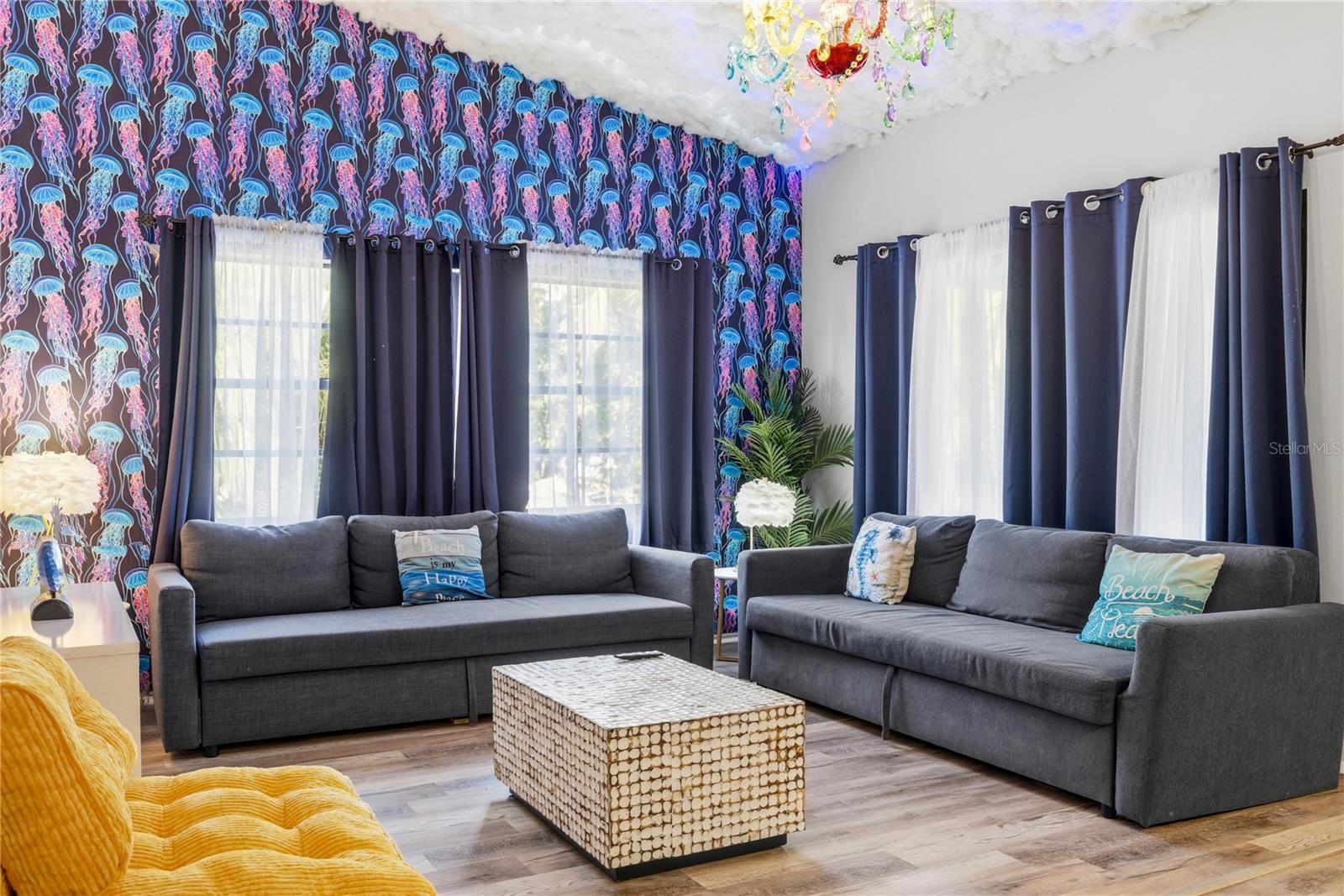 Listing photo id 28 for 527 Beach Road