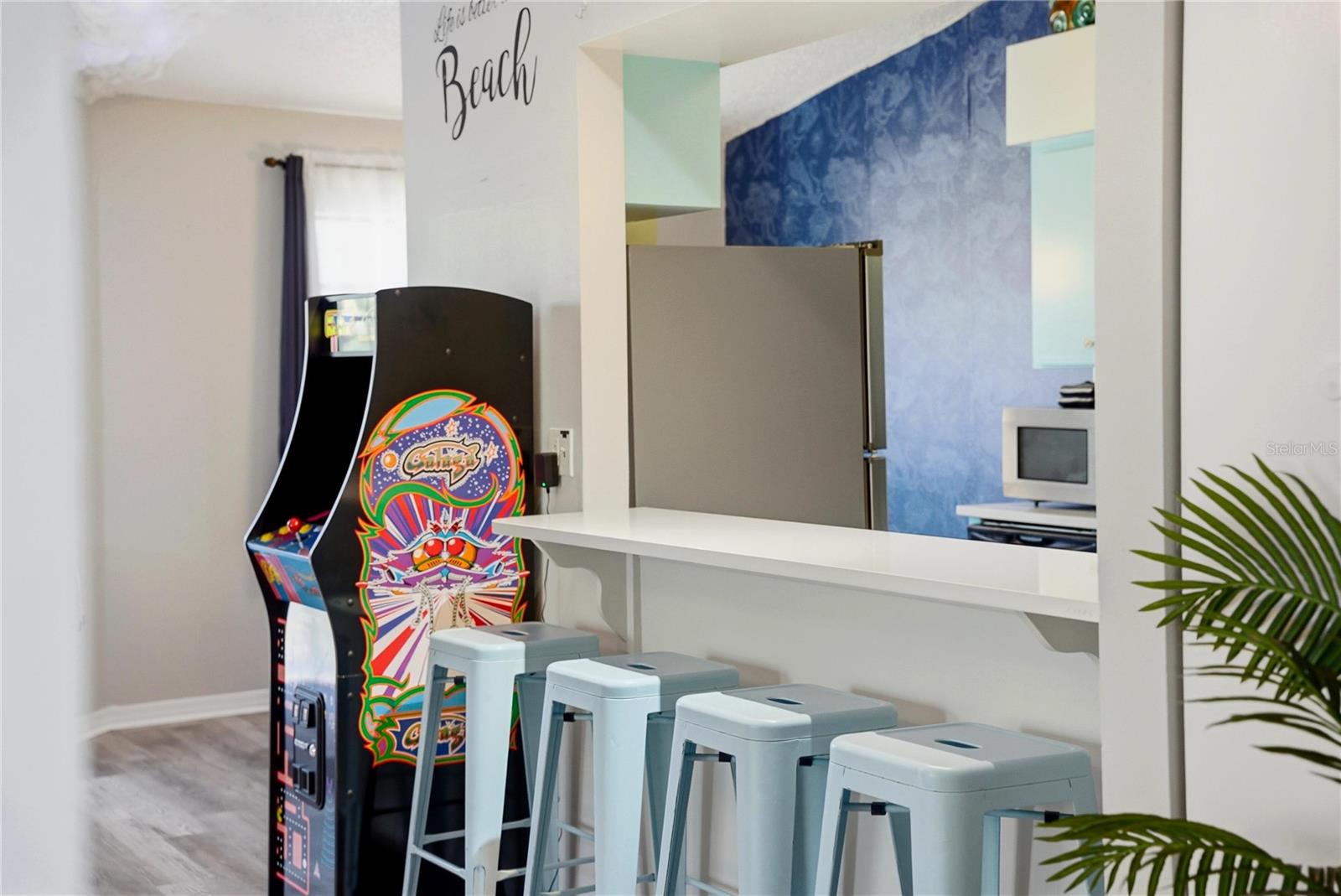 Listing photo id 30 for 527 Beach Road