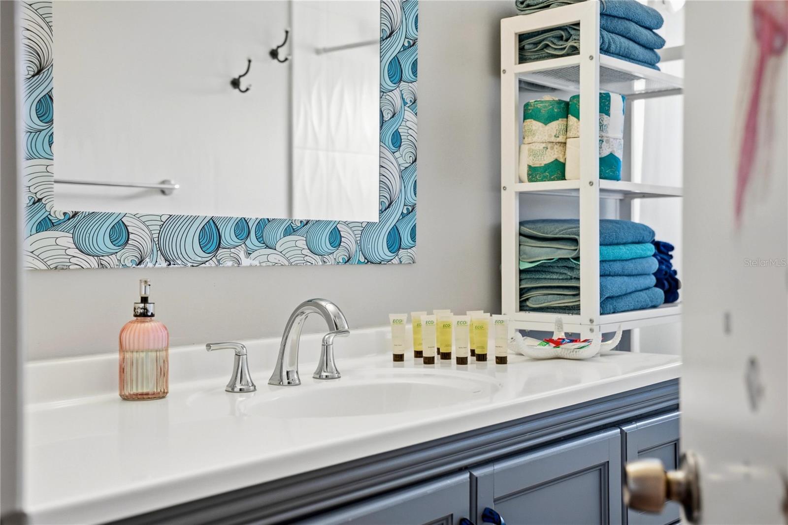 Listing photo id 34 for 527 Beach Road