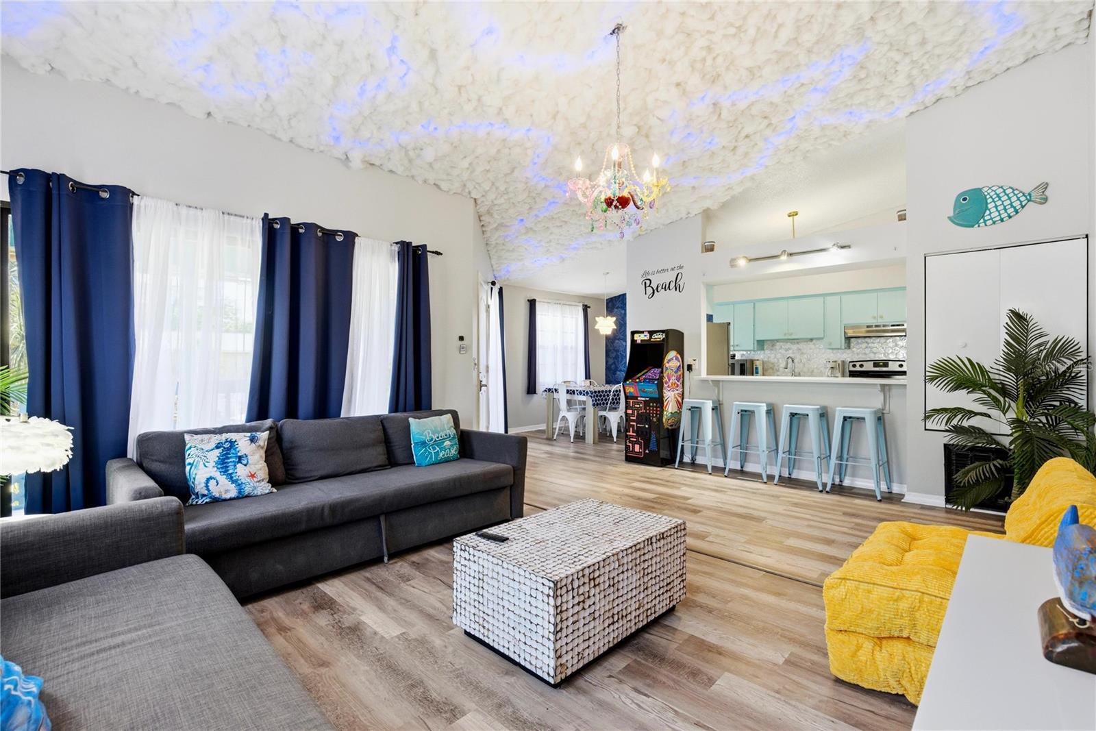 Listing photo id 36 for 527 Beach Road