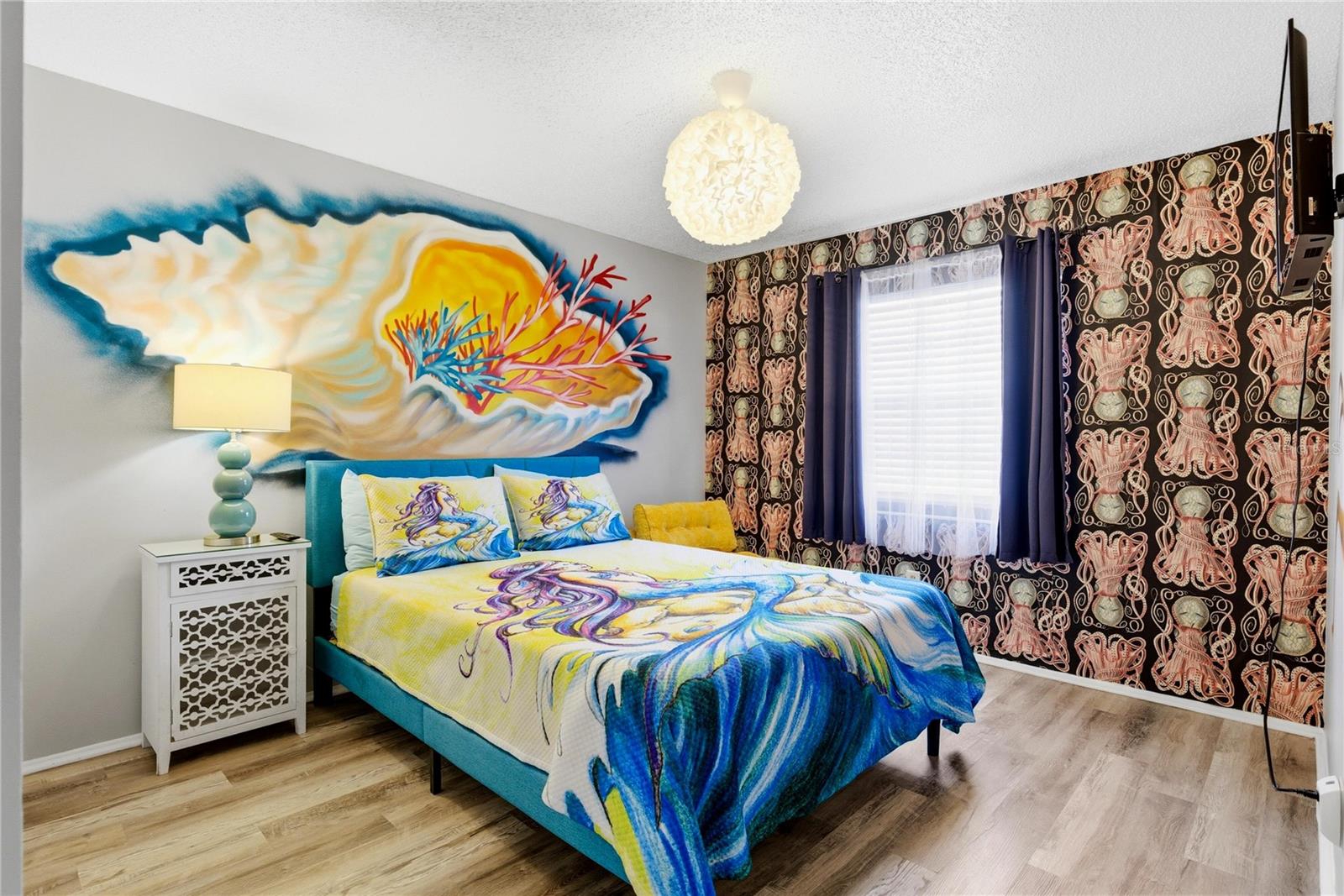 Listing photo id 42 for 527 Beach Road