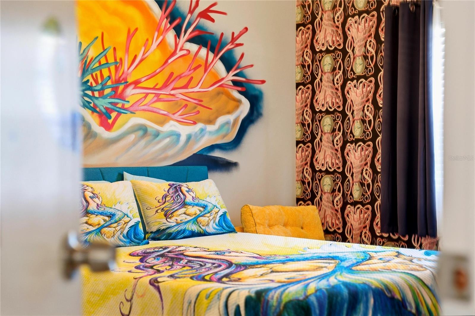 Listing photo id 43 for 527 Beach Road