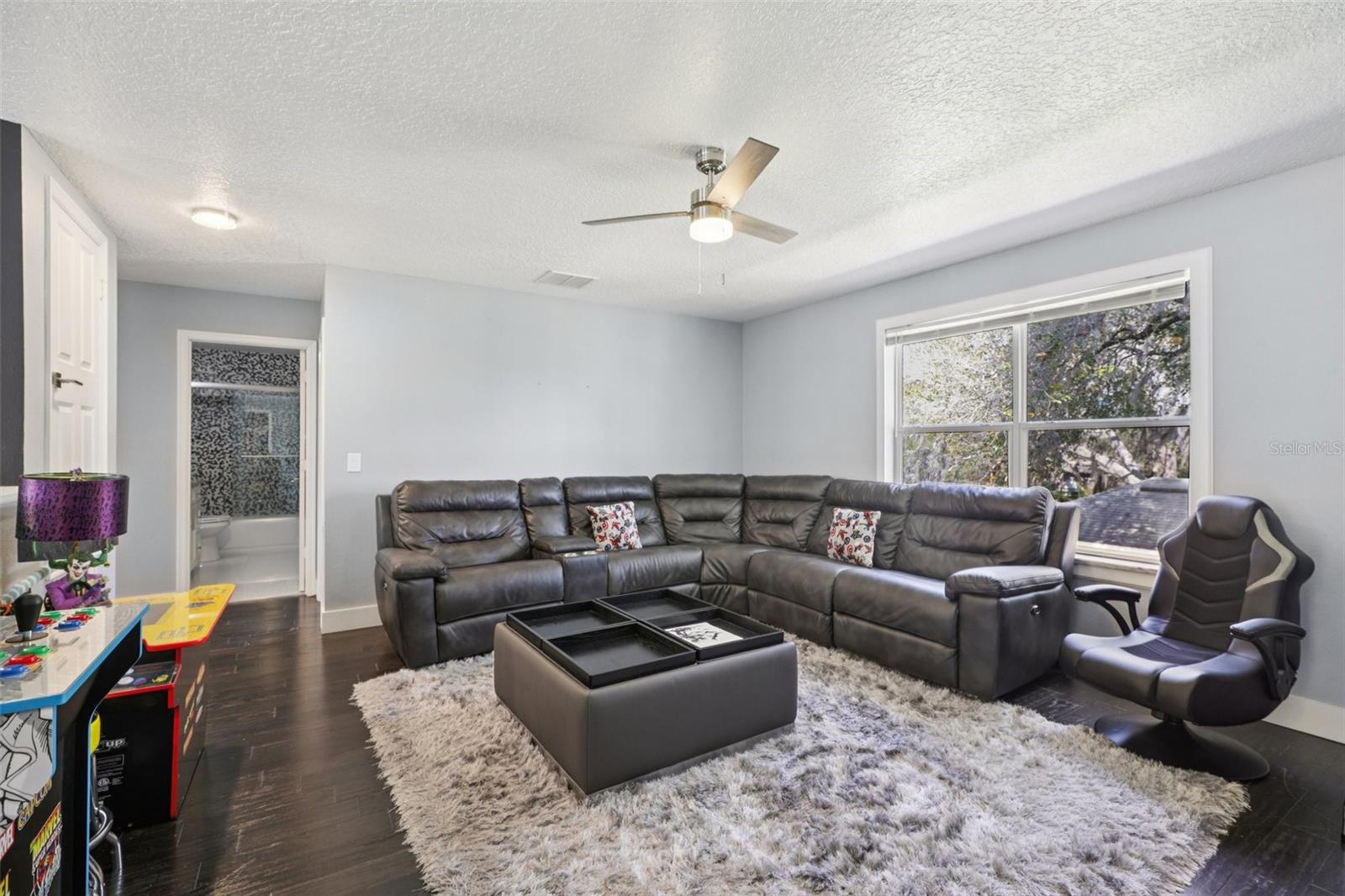 Image 11 of 90 For 1978 Applegate Drive