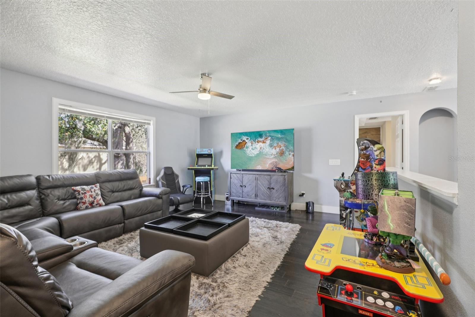 Image 14 of 90 For 1978 Applegate Drive