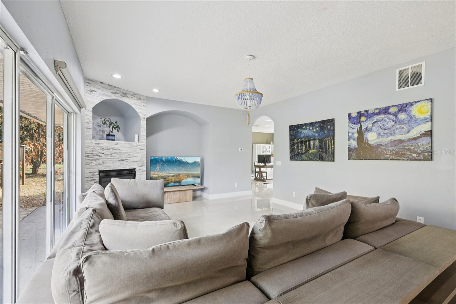 Image 20 of 90 For 1978 Applegate Drive