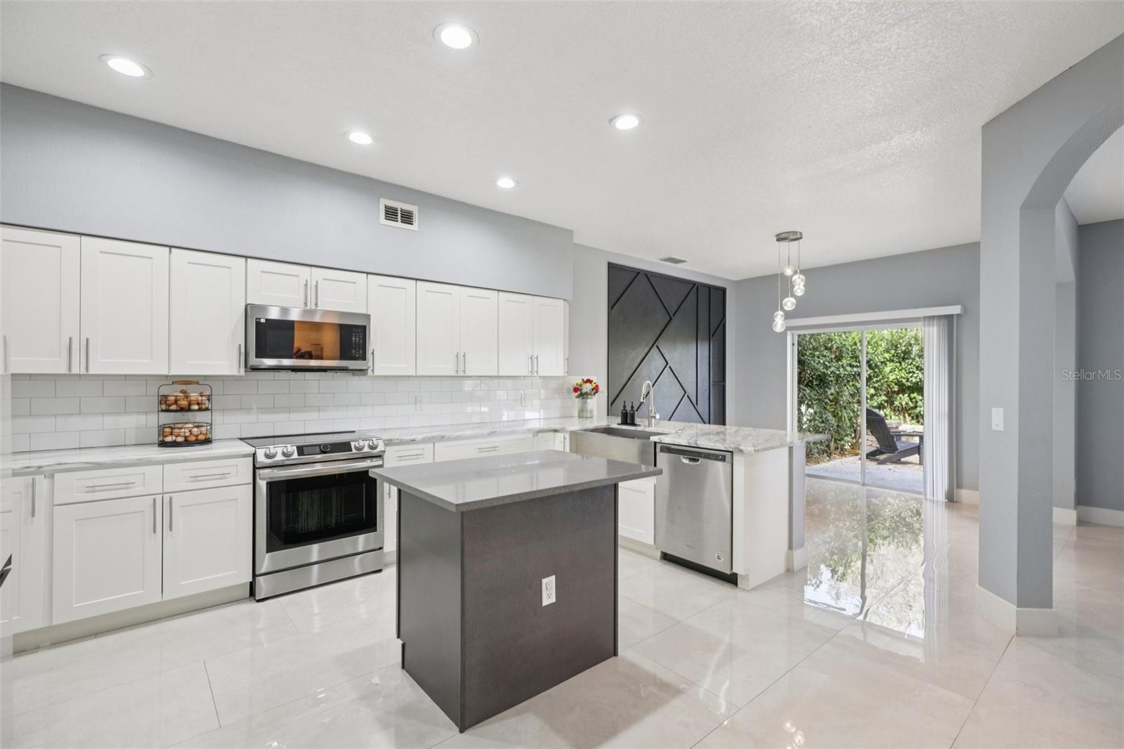 Image 24 of 90 For 1978 Applegate Drive