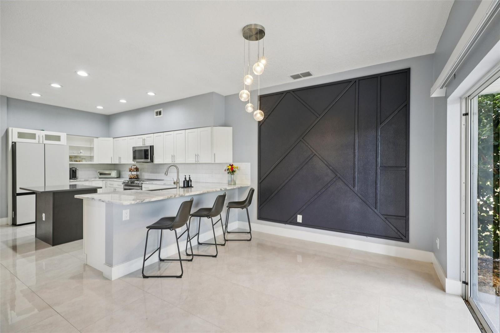 Image 27 of 90 For 1978 Applegate Drive