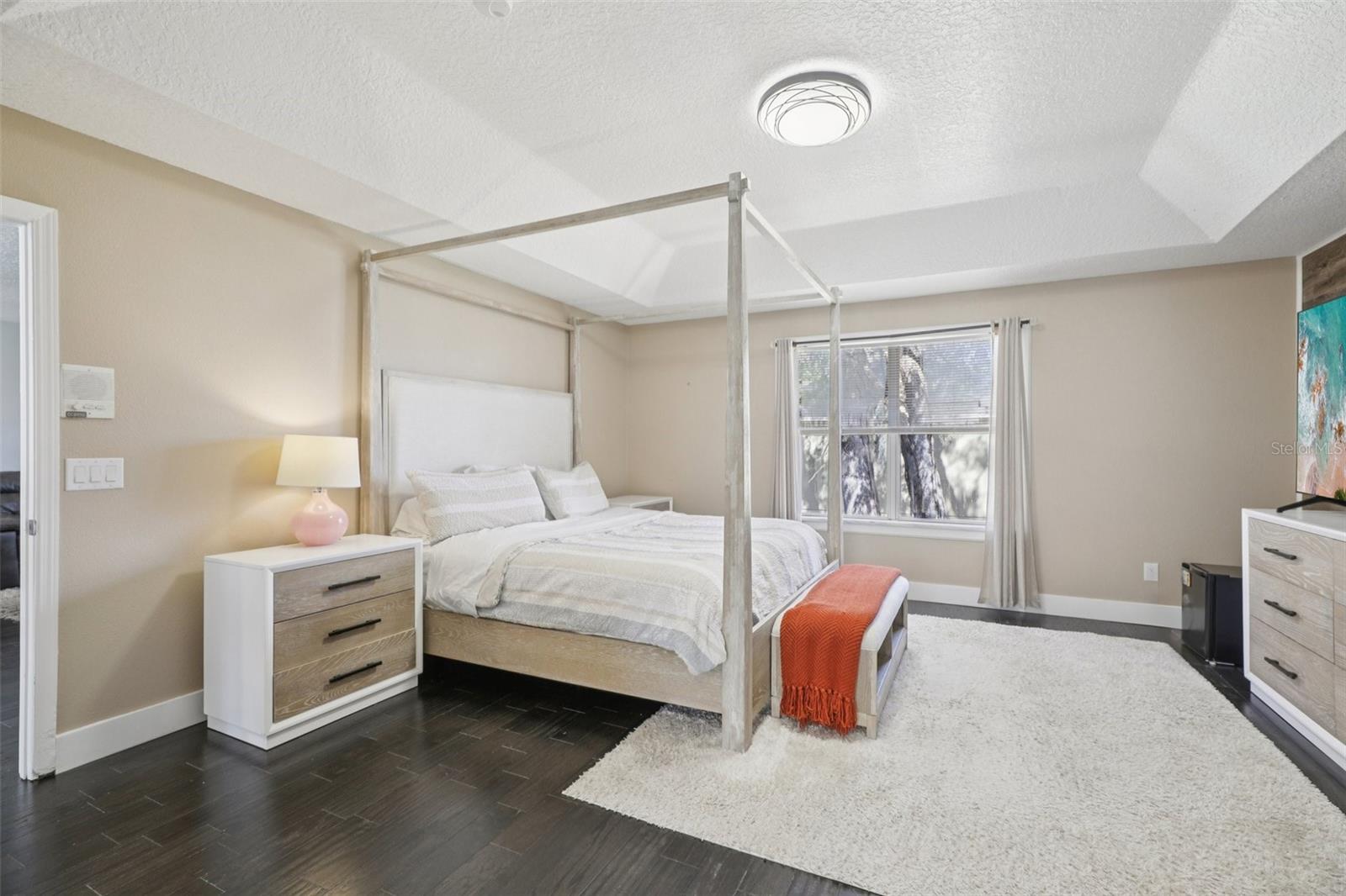 Image 32 of 90 For 1978 Applegate Drive