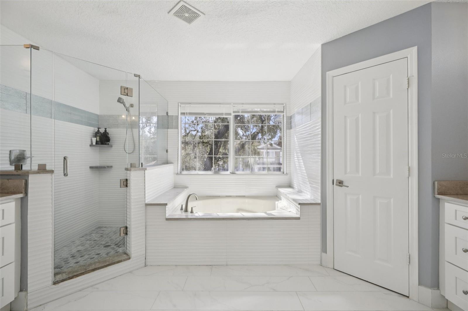 Image 35 of 90 For 1978 Applegate Drive