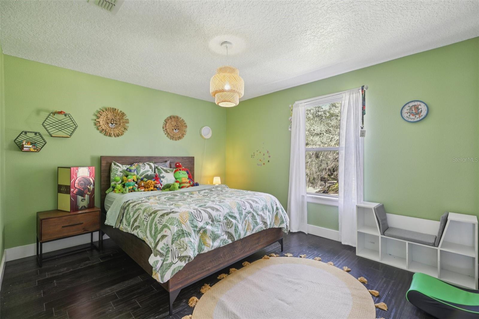 Image 38 of 90 For 1978 Applegate Drive