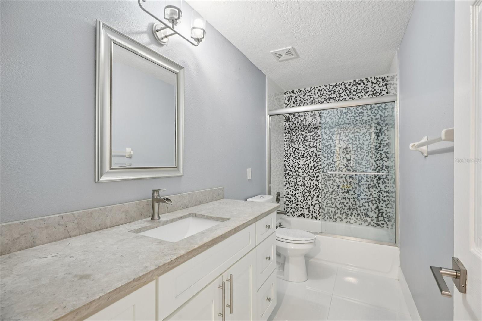 Image 40 of 90 For 1978 Applegate Drive