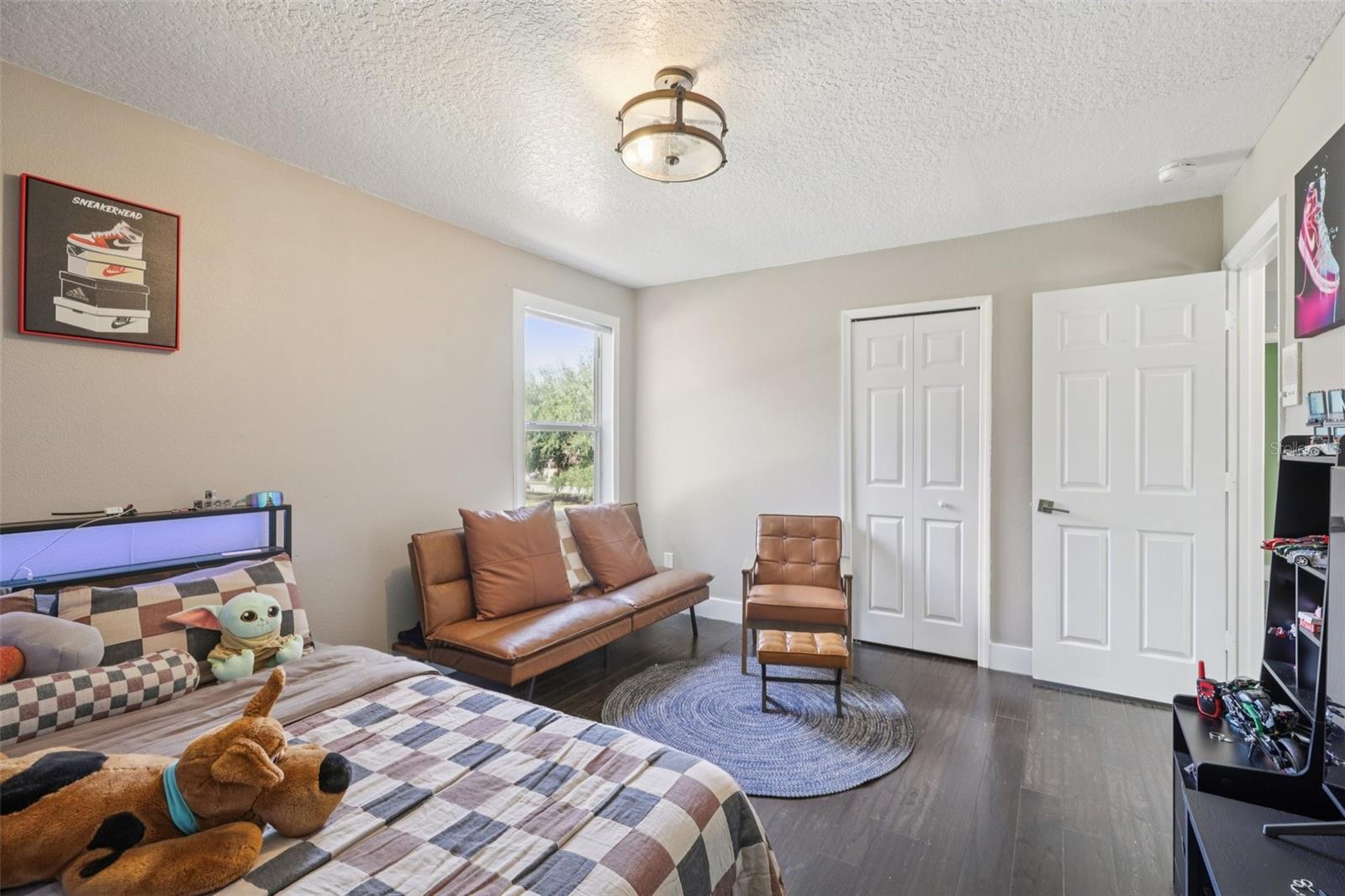 Image 42 of 90 For 1978 Applegate Drive