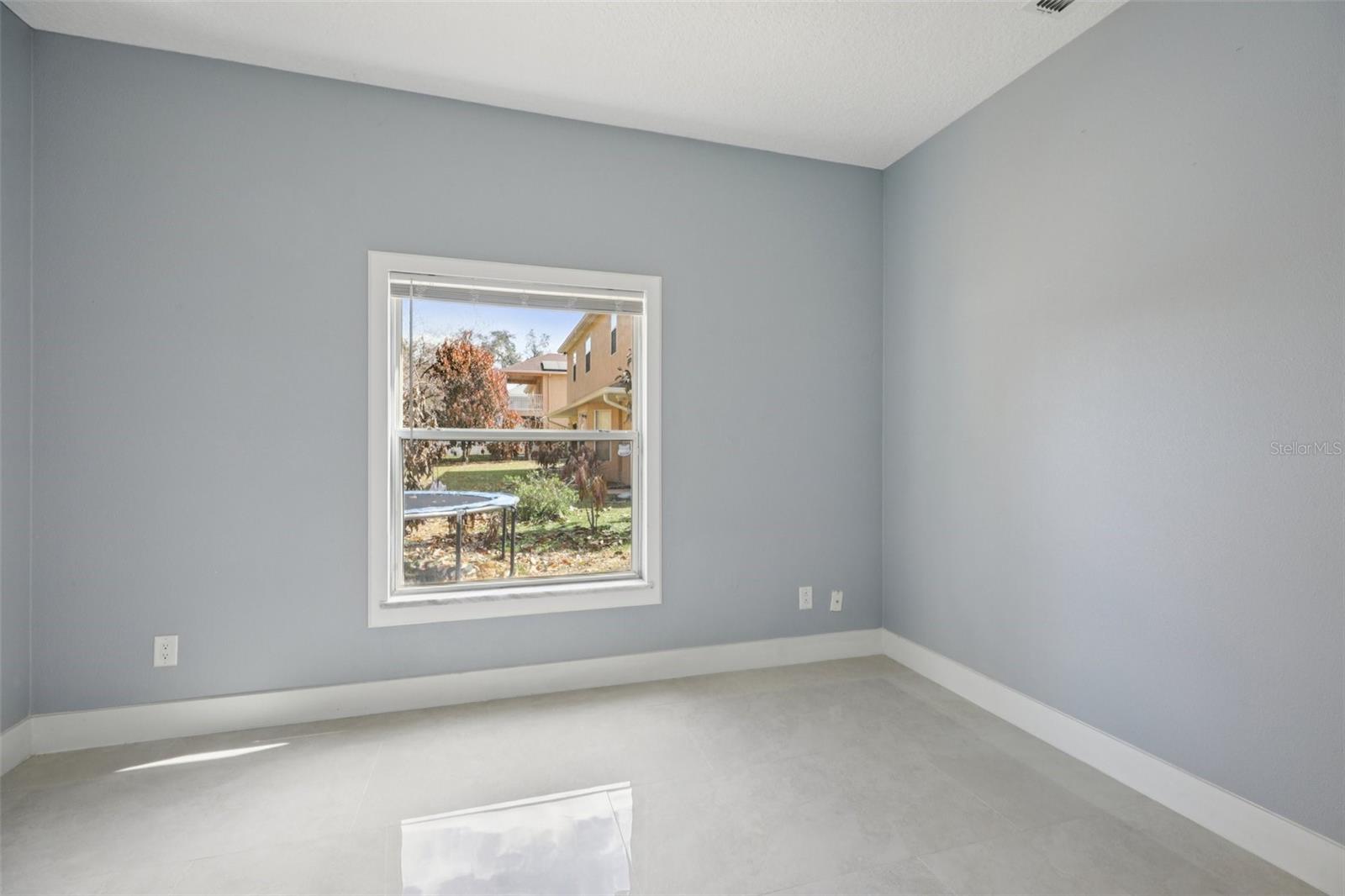 Image 49 of 90 For 1978 Applegate Drive