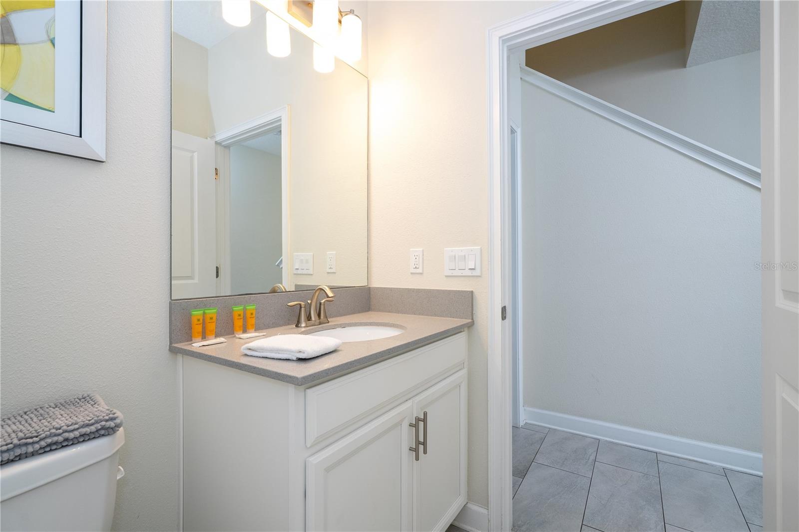 Image 14 of 100 For 4867 Romeo Circle