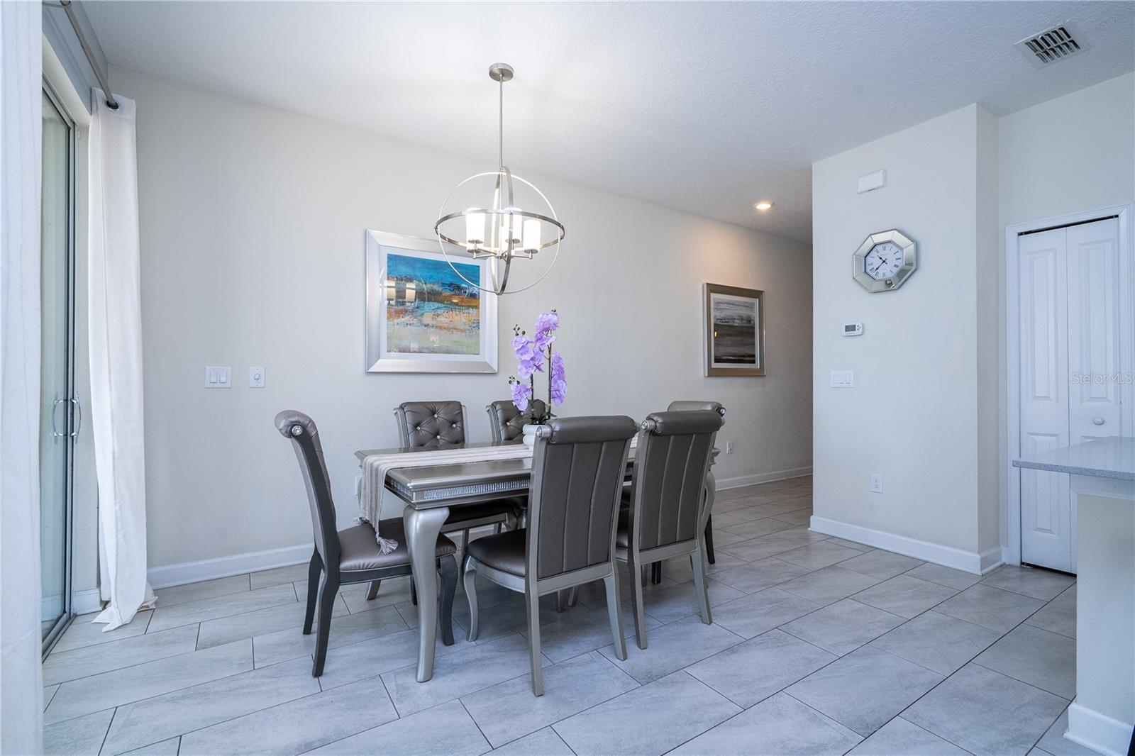 Image 25 of 100 For 4867 Romeo Circle