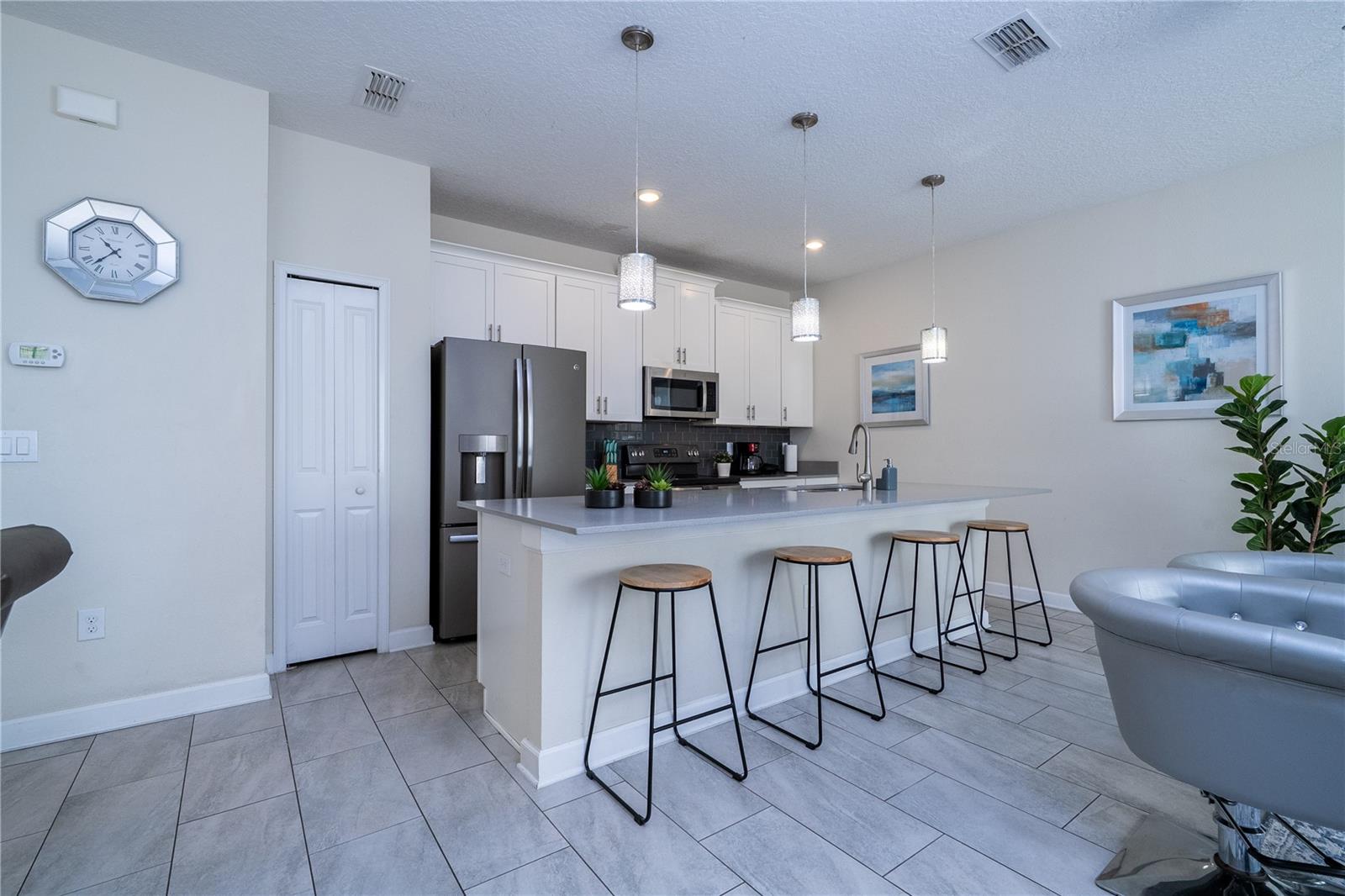 Image 28 of 100 For 4867 Romeo Circle