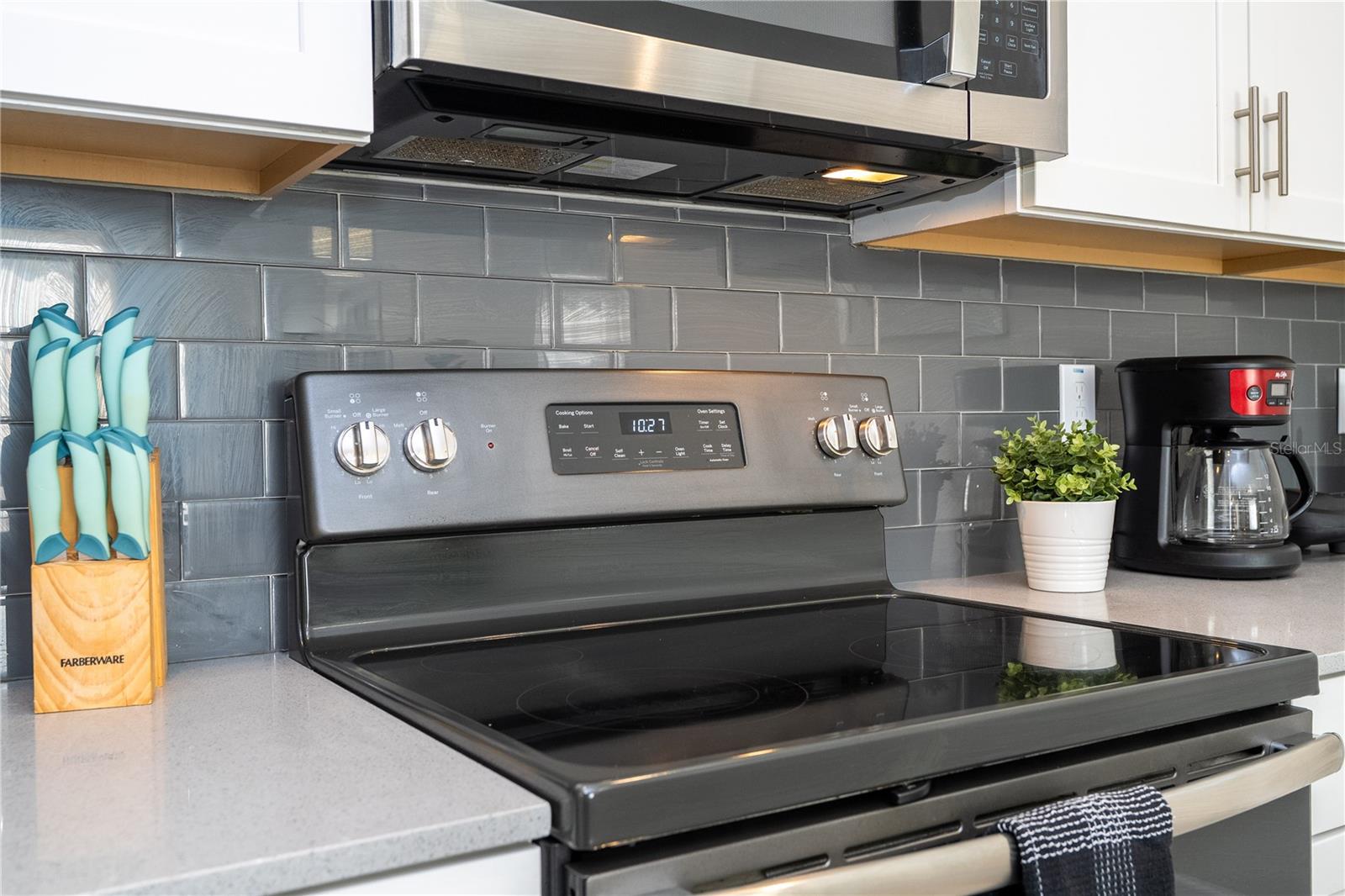 Image 30 of 100 For 4867 Romeo Circle