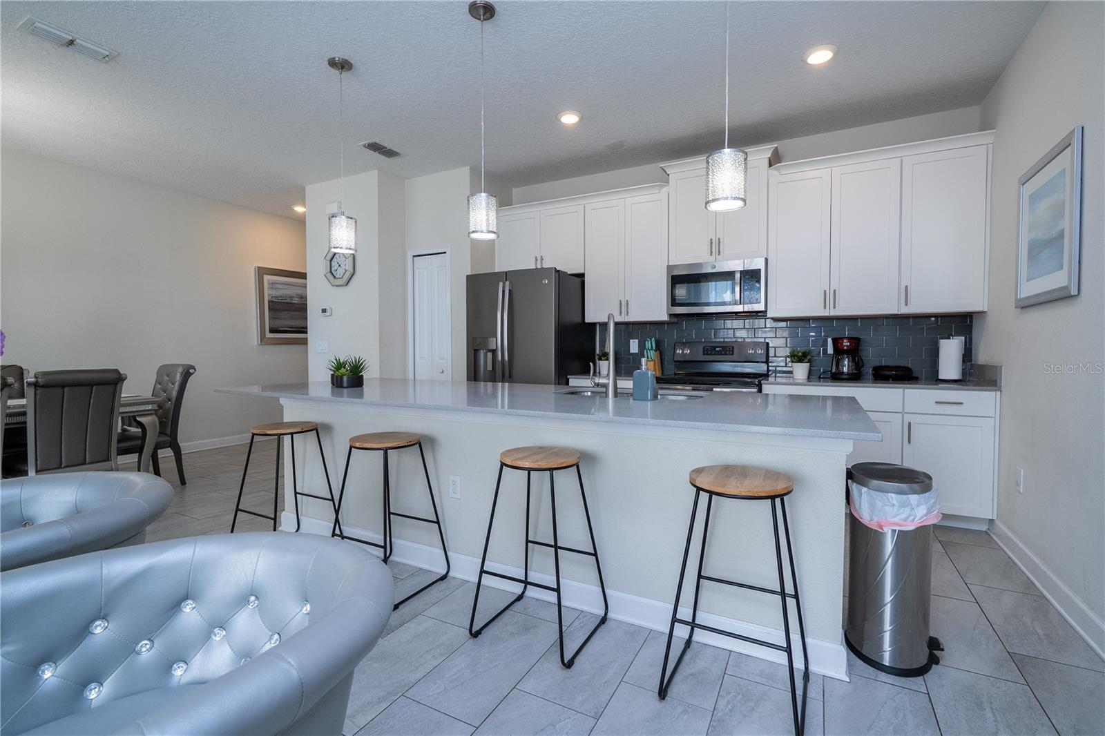 Image 33 of 100 For 4867 Romeo Circle