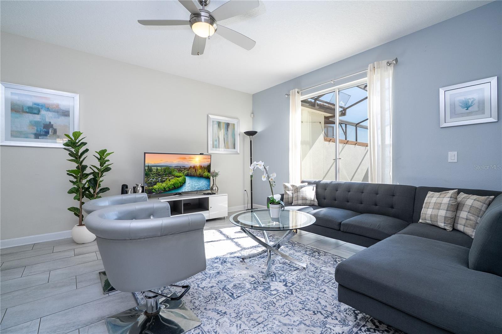 Image 38 of 100 For 4867 Romeo Circle