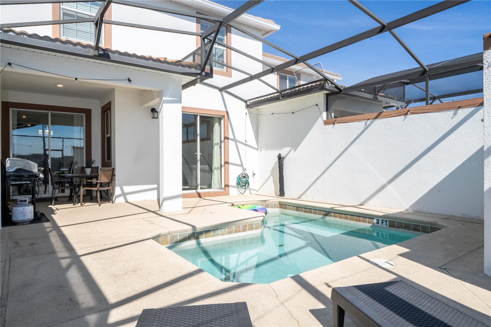 Image 46 of 100 For 4867 Romeo Circle