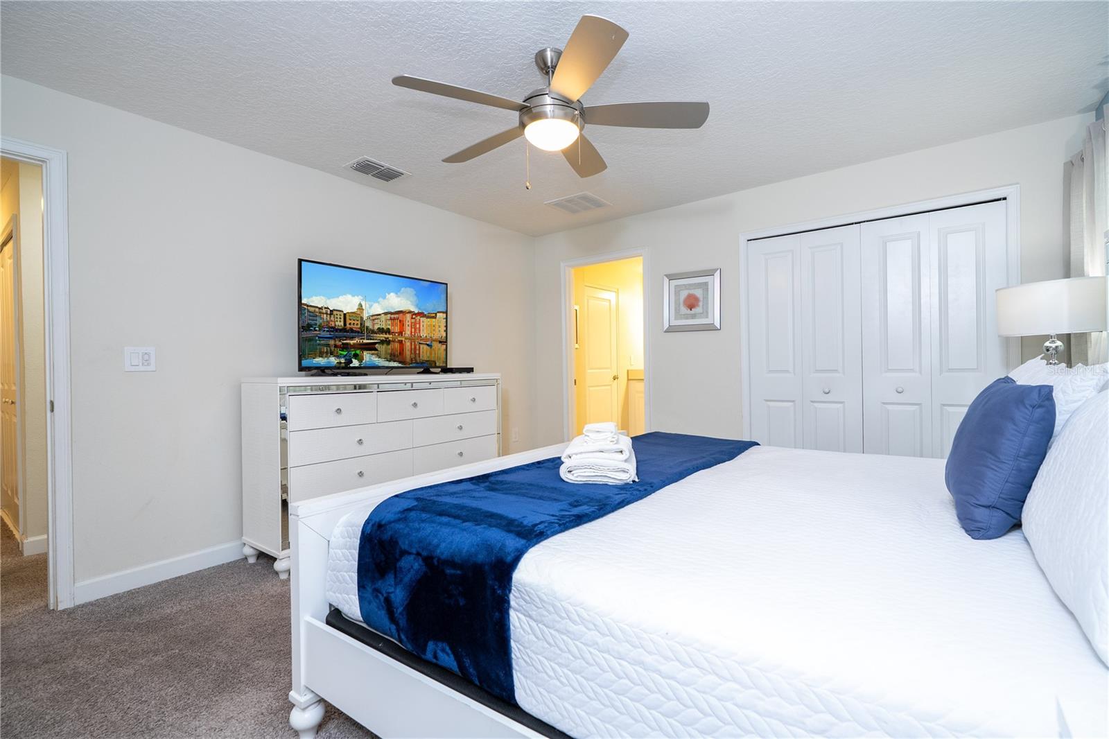 Image 55 of 100 For 4867 Romeo Circle