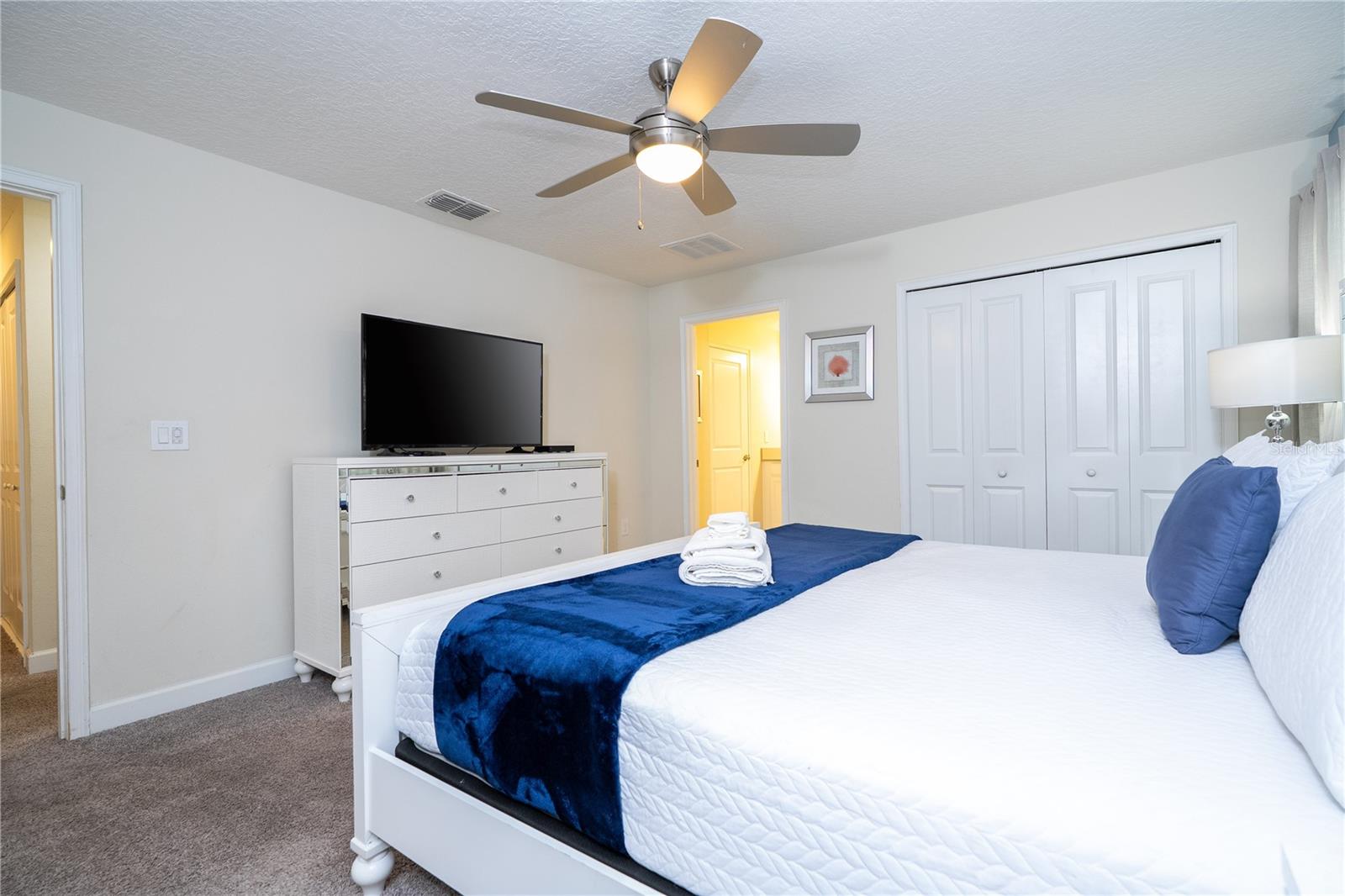 Image 56 of 100 For 4867 Romeo Circle