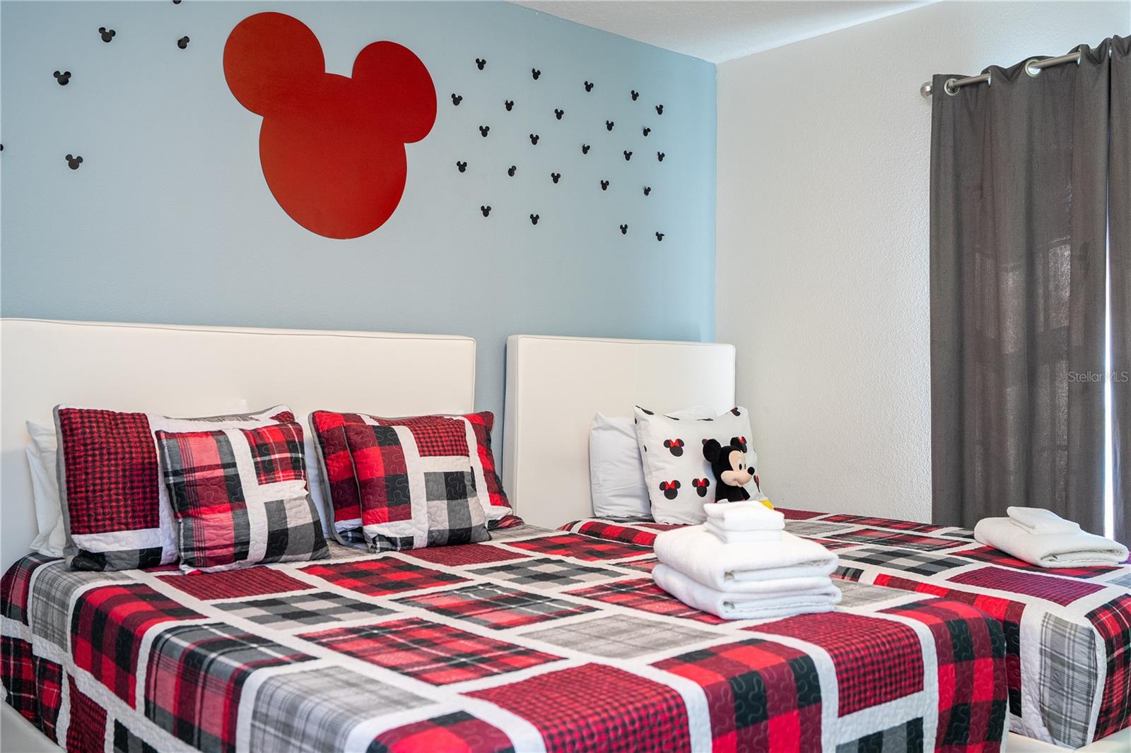 Image 63 of 100 For 4867 Romeo Circle