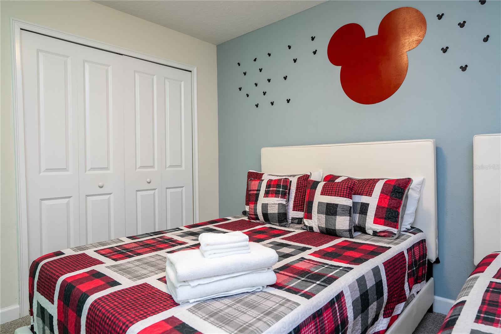 Image 67 of 100 For 4867 Romeo Circle