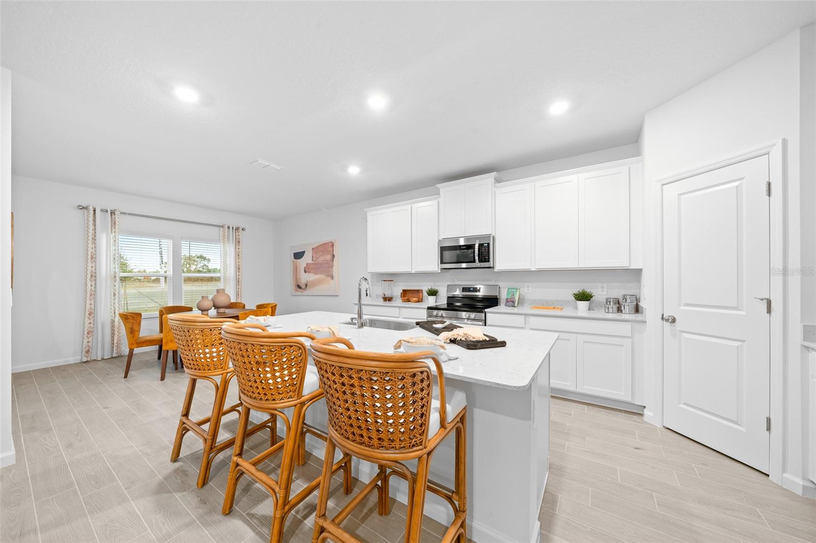 Image 16 of 35 For 14192 Convergence Boulevard